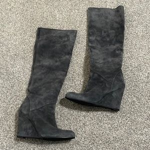 Stuart Weitzman Linear Wedge Heel Boot in Gray Suede Size 6.5M